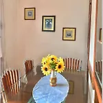 公寓 The Bloom Veranda - Elegant Center Retreat *