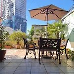 公寓 The Bloom Veranda - Elegant Center Retreat *