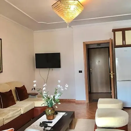 The Bloom Veranda - Elegant Center Retreat Tirana