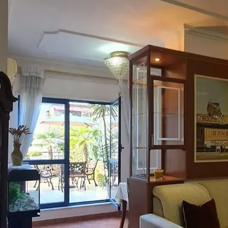 Apartment The Bloom Veranda - Elegant Center Retreat Tirana