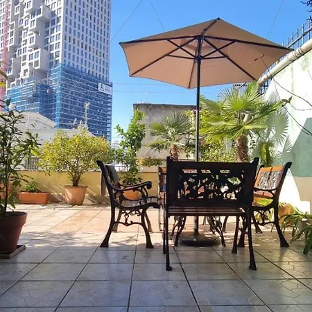 Apartamento The Bloom Veranda - Elegant Center Retreat *