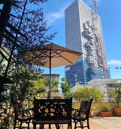 The Bloom Veranda - Elegant Center Retreat *