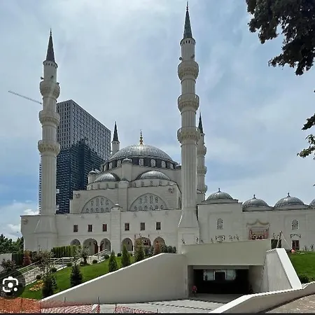 The Bloom Veranda - Elegant Center Retreat Appartement