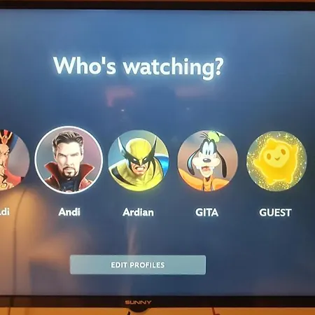 Daire The Bloom Veranda - Elegant Center Retreat *