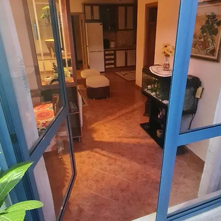 The Bloom Veranda - Elegant Center Retreat * Tiran