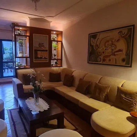 The Bloom Veranda - Elegant Center Retreat Tirana