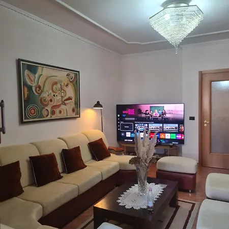 The Bloom Veranda - Elegant Center Retreat Apartment *