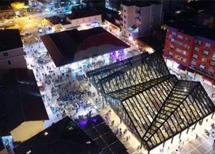 The Bloom Veranda - Elegant Center Retreat *