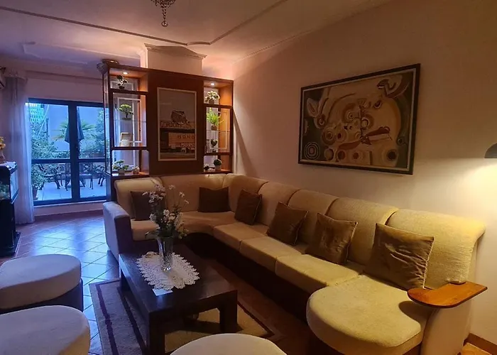 The Bloom Veranda - Elegant Center Retreat Tirana